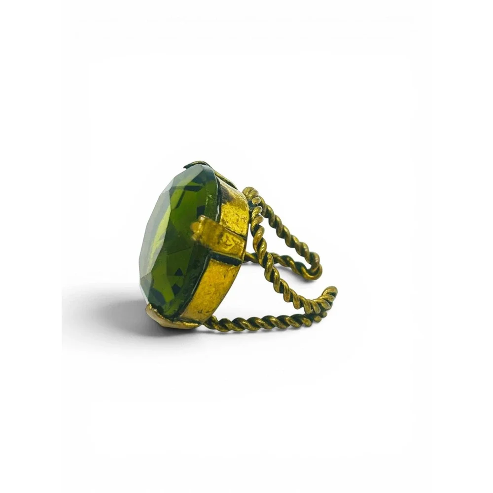 Large Vintage Olive Green Glass Adjustable Twisted Brass Statement Ring - Picture 3 of 6